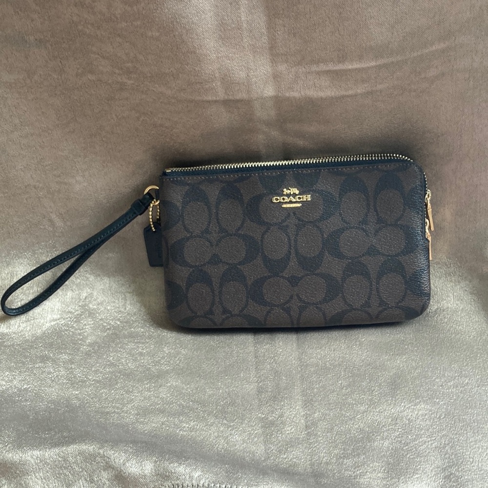 NWT Authentic Coach double zipper wristlet